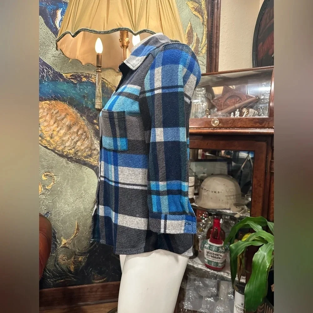 Polly & Esther Red Plaid Button Down Shirt Medium - Picture 6 of 7